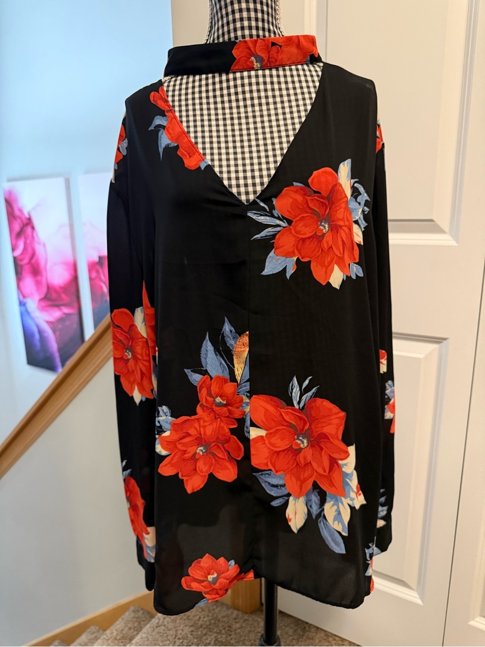Beautifup choker style IMAN women's floral blouse